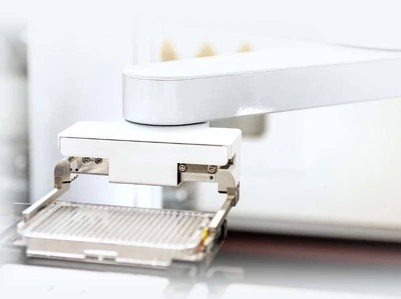 Automated plate handler used in Pfenex strain screening