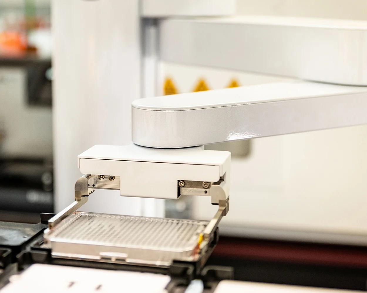 Automated plate handler used in Pfenex strain screening